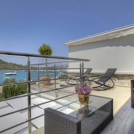 Waterfront - Sailor's Delight Tatil Evi