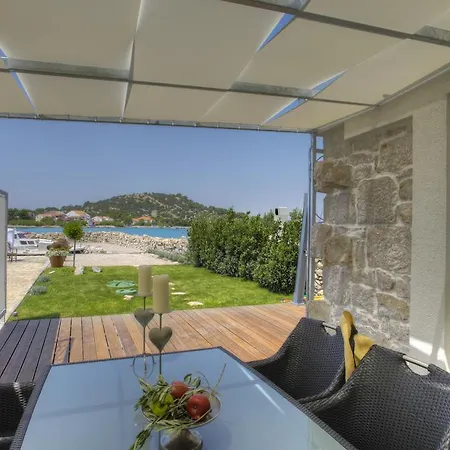 Waterfront - Sailor's Delight Tatil Evi