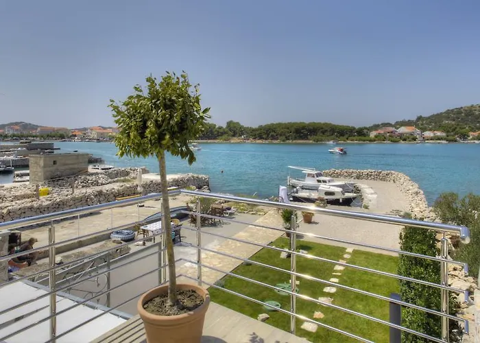 Waterfront - Sailor's Delight Holiday home Betina (Sibenik-Knin)